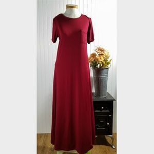| meaneor | cranberry red t-shirt maxi dress